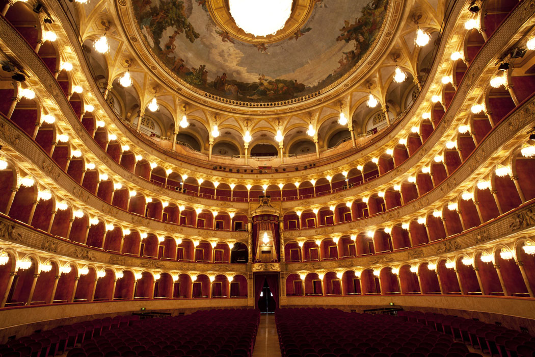 https://lacittaimmaginaria.com/wp-content/uploads/2020/03/Il-Teatro-dell’Opera-di-Roma.jpg